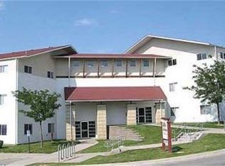 6250 Ville De Sante Dr, Omaha, NE 68104