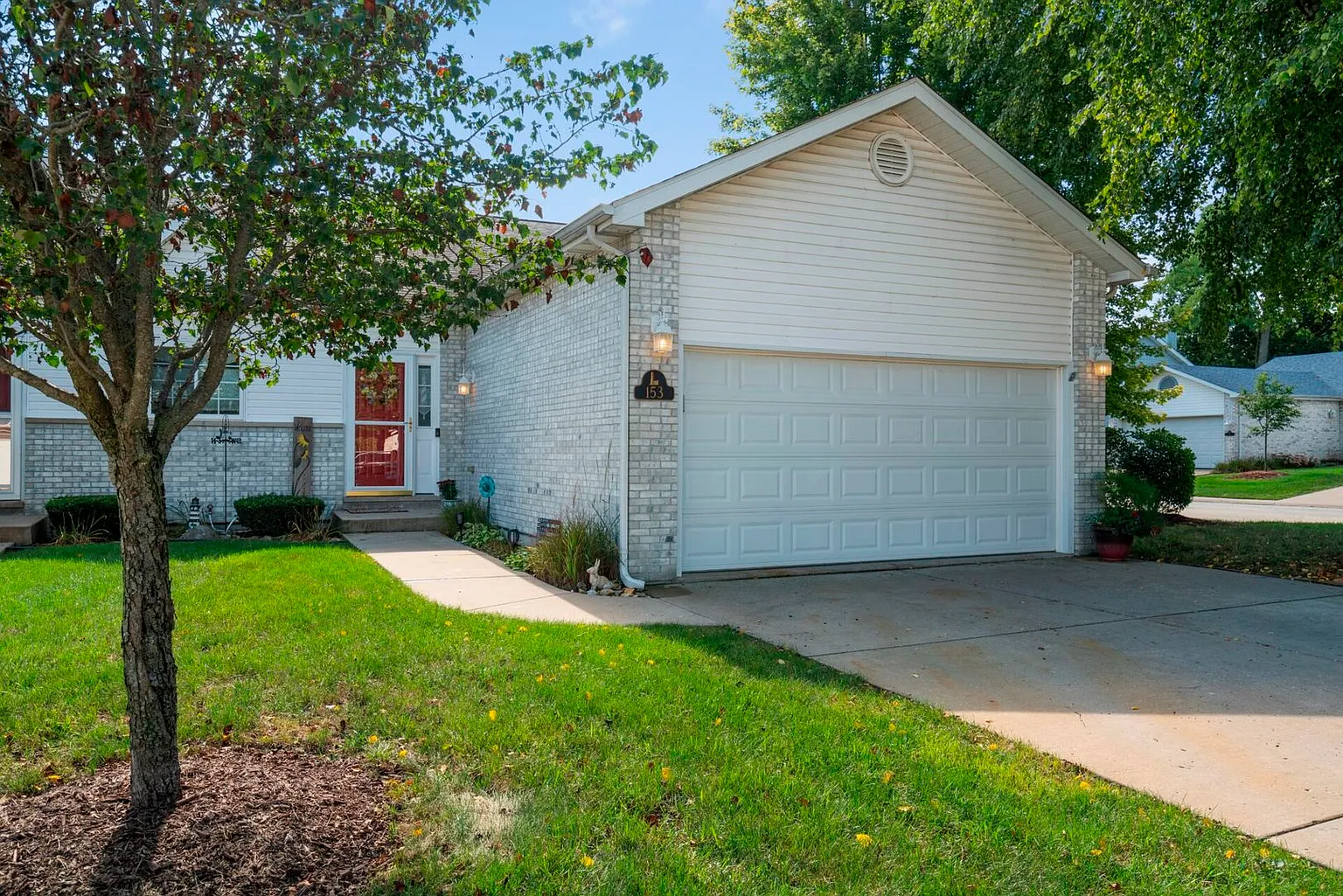 153 Harbor Lndg photo 1