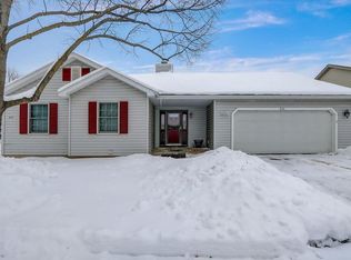 870 Sky Ridge Dr, Madison, WI 53719