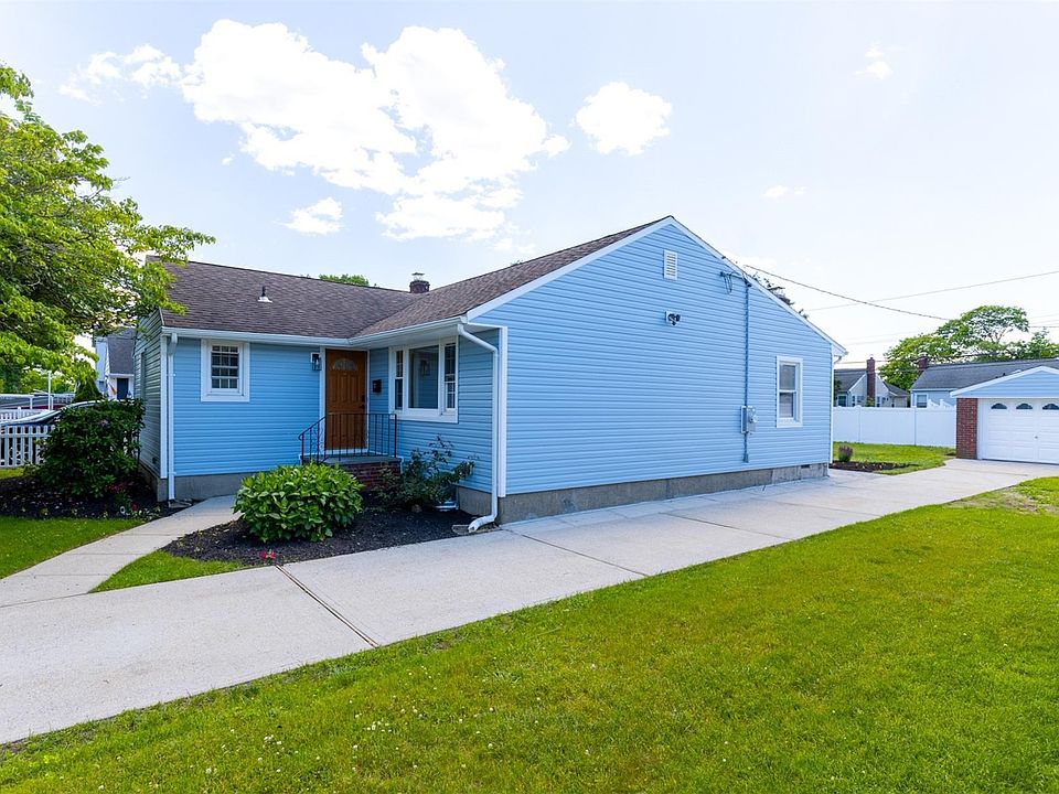 1st image of 52 E End Avenue
