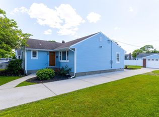 52 E End Ave, Hicksville, NY 11801