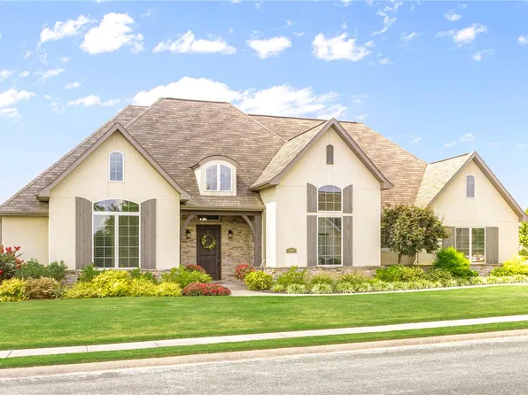 500 Oakleaf Trl, Centerton, AR 72719
