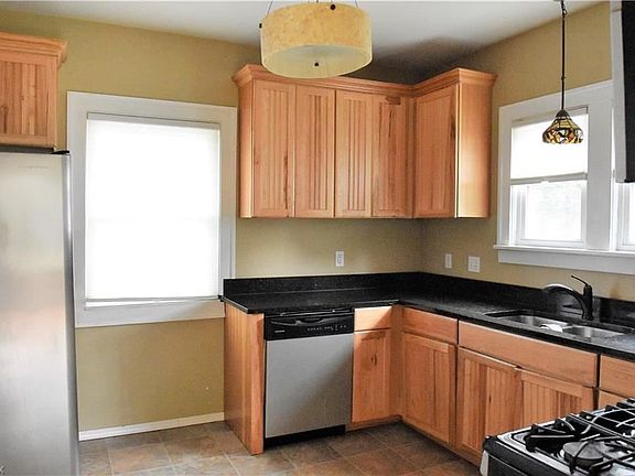 5th image of 235 Hamilton Ave
