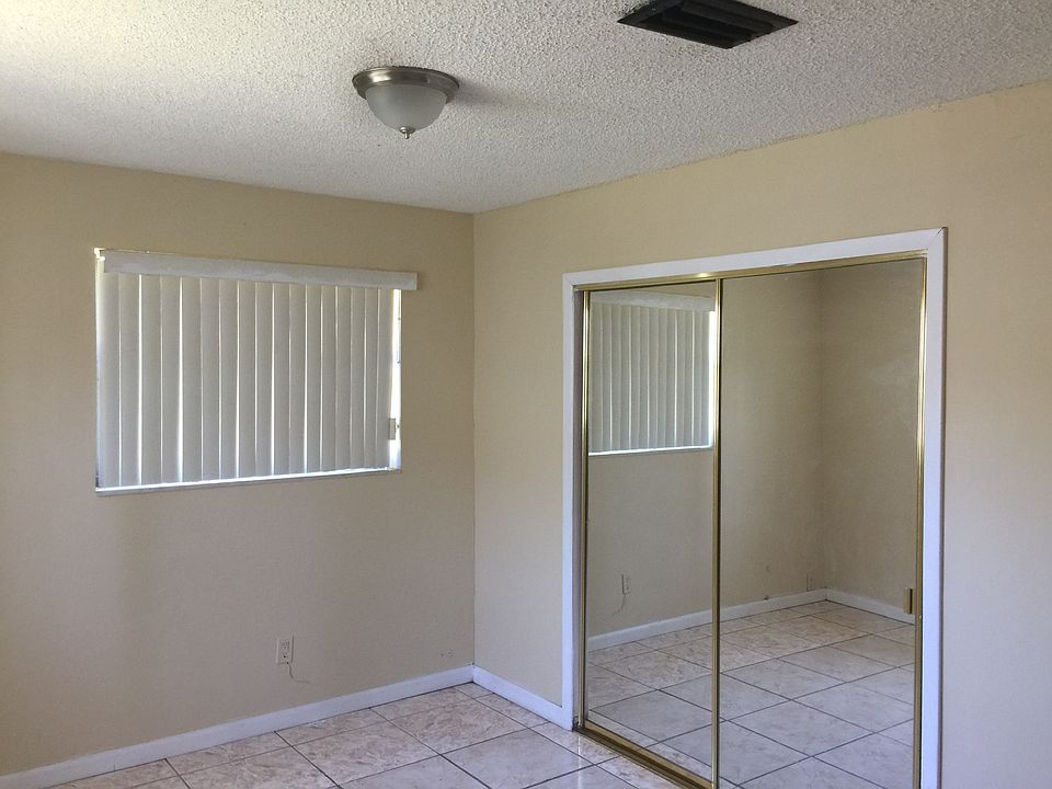 1st image of 3075 SW 61st Ave