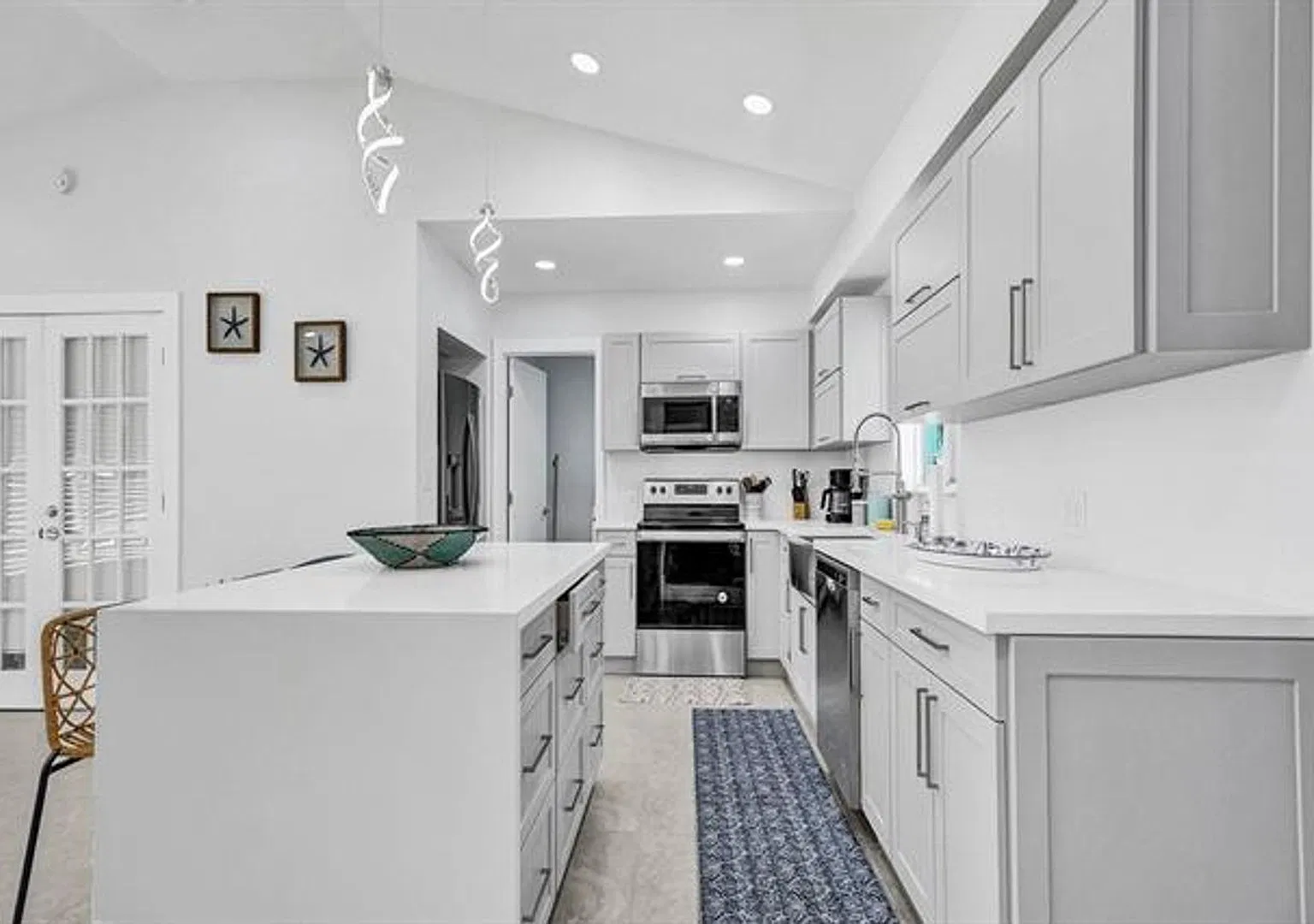 1100 NE 17th Way # 1100, Fort Lauderdale, FL 33304 — Photo 1