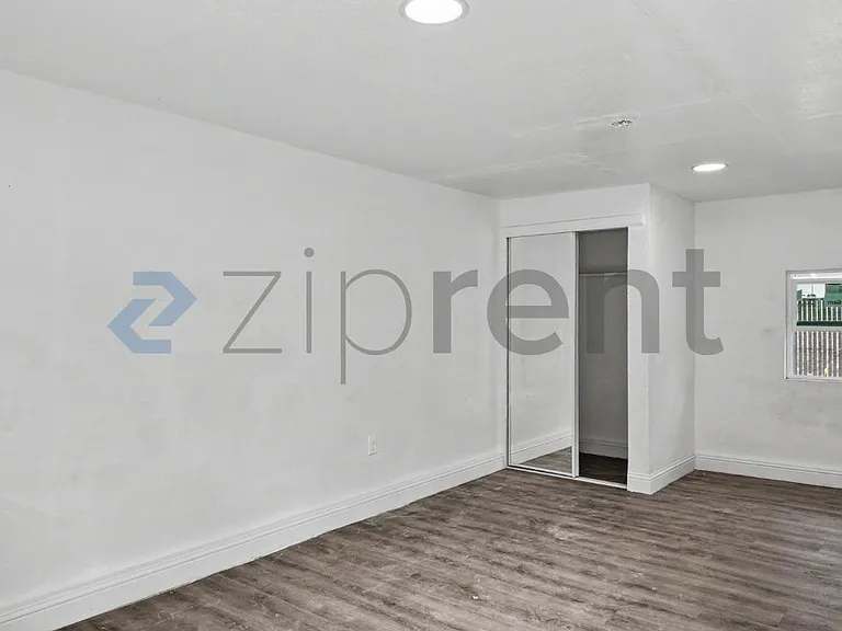 4309 32nd St — Photo 35