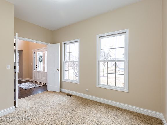 5th image of 621 Cole Dr