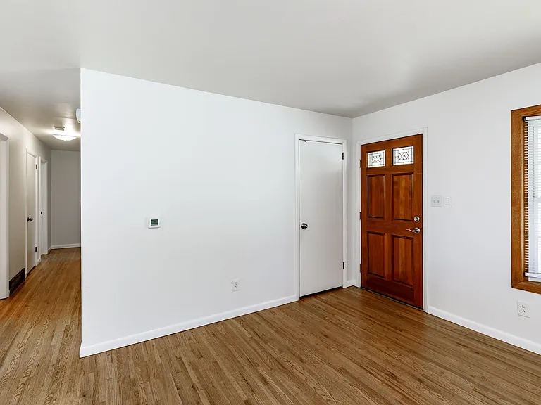 129 Ely St — Photo 12