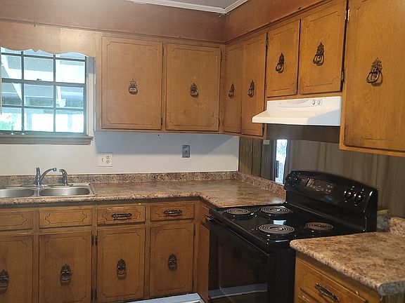 4th image of 2551 Andorra Dr