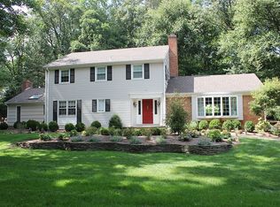 305 Longbow Dr, Franklin Lakes, NJ 07417
