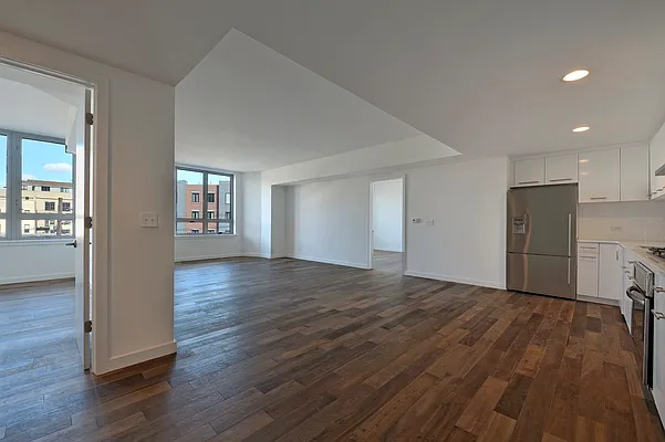 Sold by Vesta Hoboken | media 2