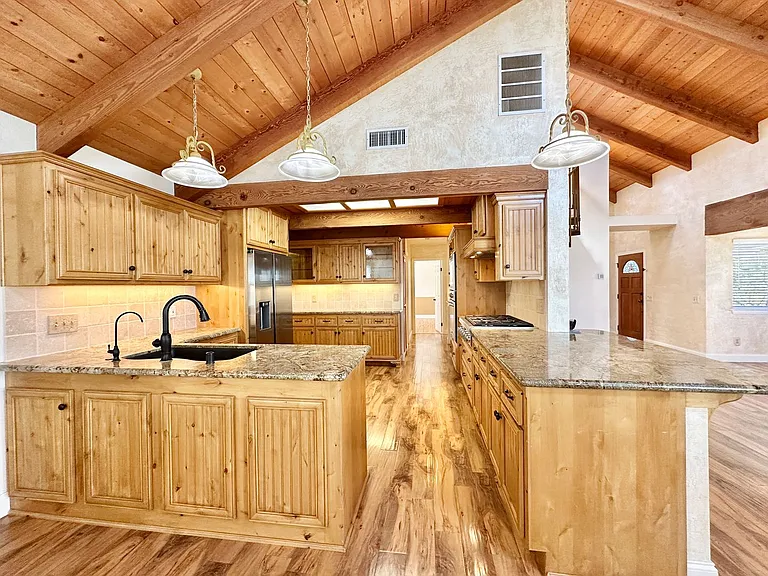 2573 Gum Tree Ln — Photo 12