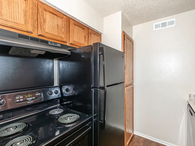 Highland Terrace — Photo 34