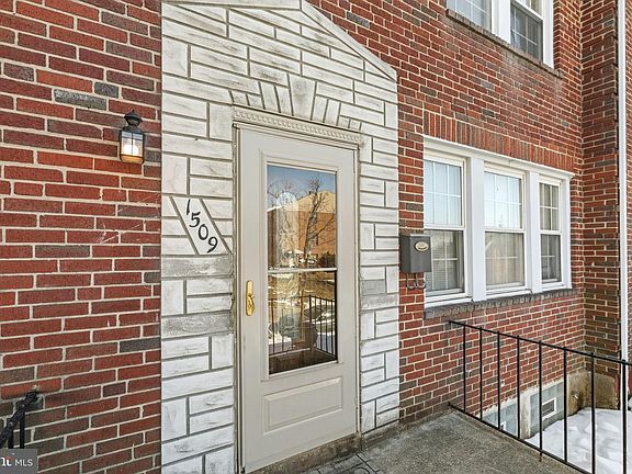 3rd image of 1509 Upshire Rd