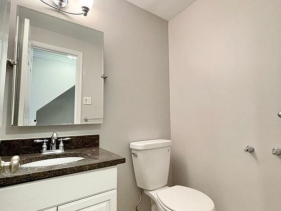 4th image of 6505 Coachleigh Way