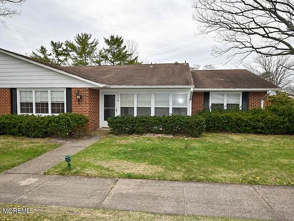 2nd image of 912B Dumbarton Drive