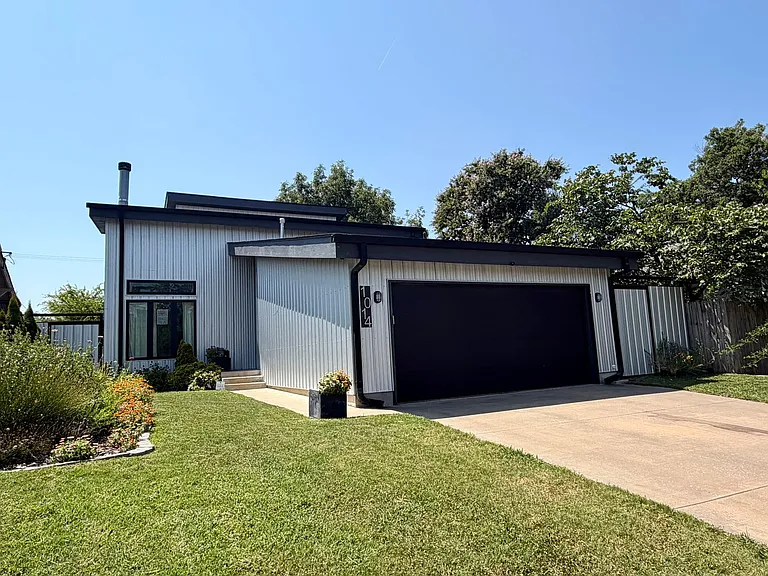1014 S Quincy Ave — Photo 1