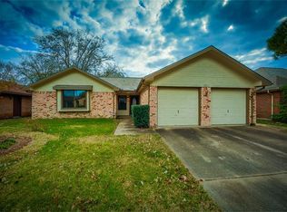 5811 Acorn St, Houston, TX 77092