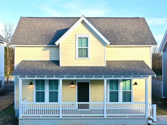 3rd image of 1044 S Beebalm Ave