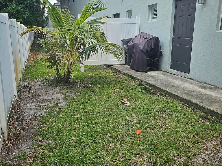 Colonial Palms — Photo 4
