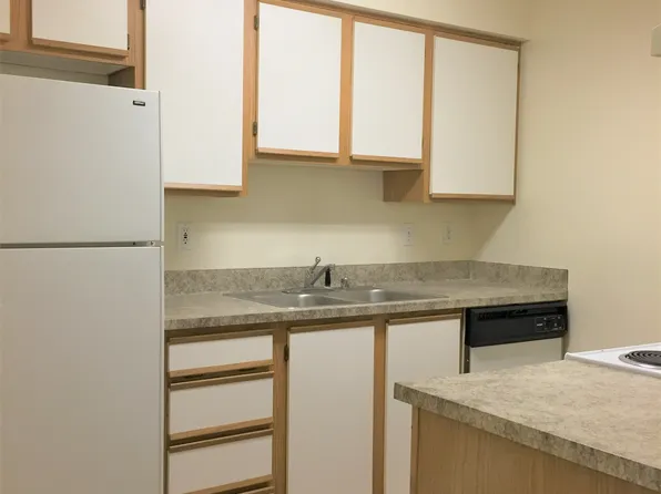 Maple Leaf Plaza, 2021 NE 90th St #B213, Seattle, WA 98115