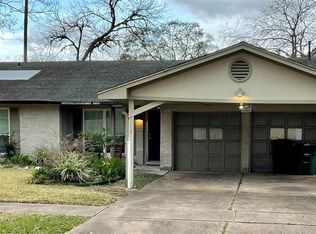 5527 Chantilly Ln, Houston, TX 77092