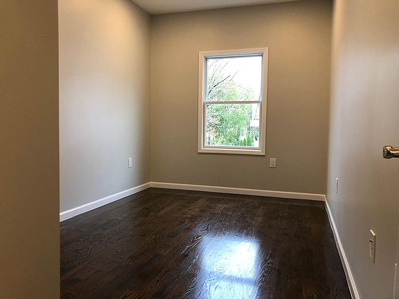 2nd image of 91 Mallory Ave #2
