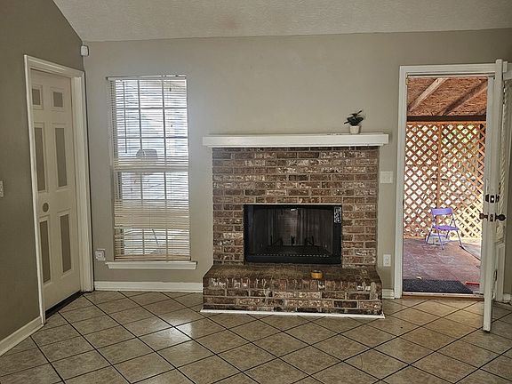 3rd image of 5725 Marlette Ct