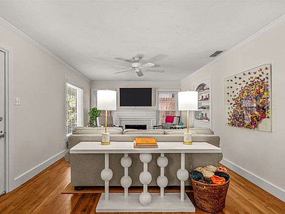 2nd image of 5329 Pershing Ave