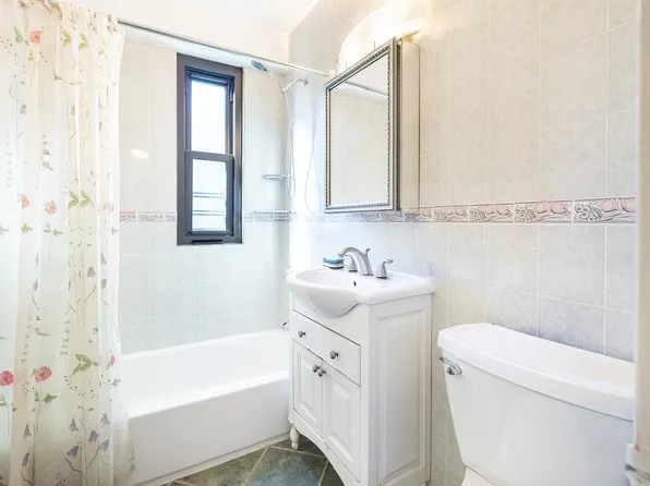 3850 Sedgewick Avenue image 19 of 23