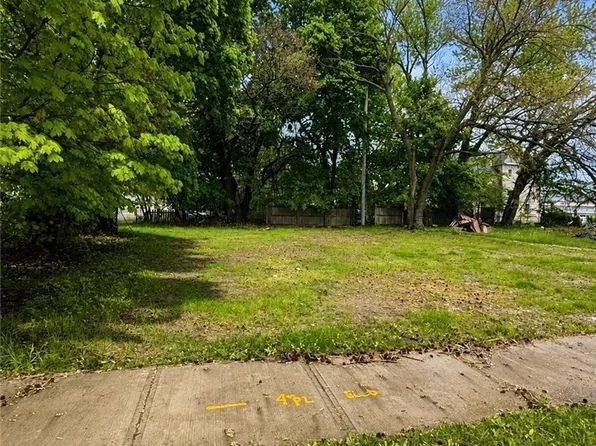 1633 E 70th St, Cleveland, OH 44103