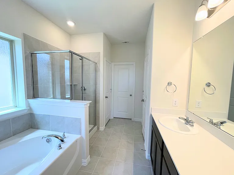 3201 Riverlawn Dr — Photo 16