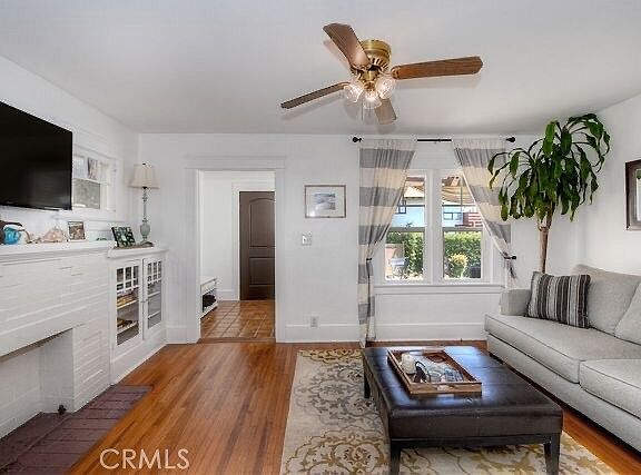 3rd image of 372 Jasmine St #372