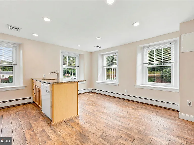 304 King Of Prussia Rd #2A — Photo 8