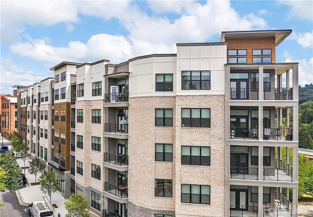 55 S Market St — Photo 1