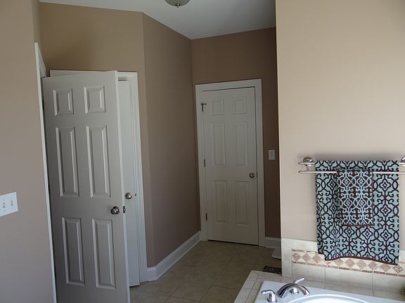 5th image of 4194 Blueberry Dr