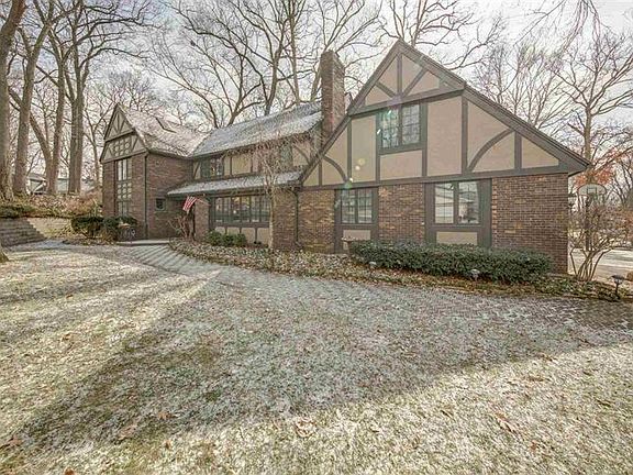 2nd image of 17680 Woodridge Ct
