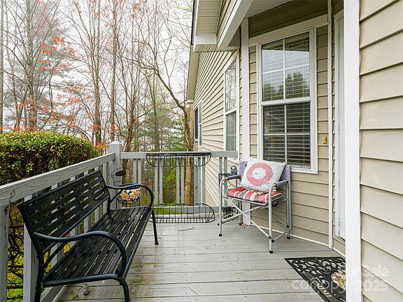 3rd image of 361 Laurel Park Pl