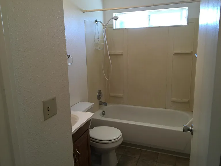 921 SE Klemgard St #F6 — Photo 6