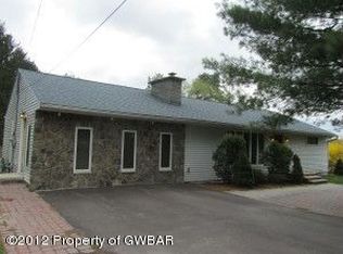 298 Overbrook Ave, Dallas, PA 18612