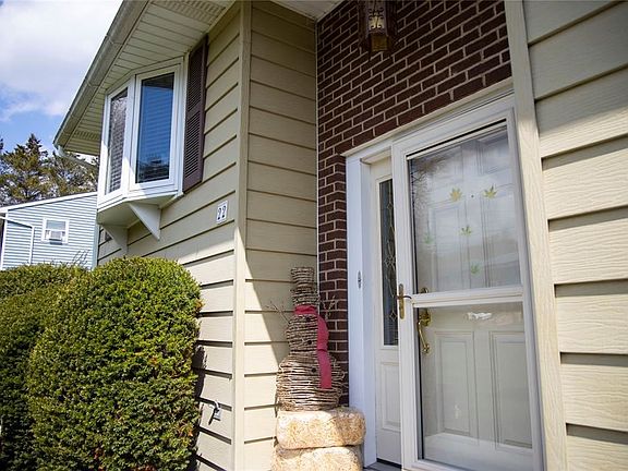 2nd image of 22 Penny St