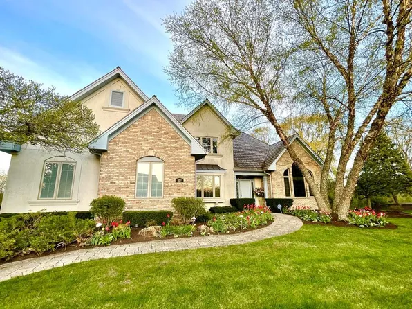 5233 W River Bend Dr, Libertyville, IL 60048