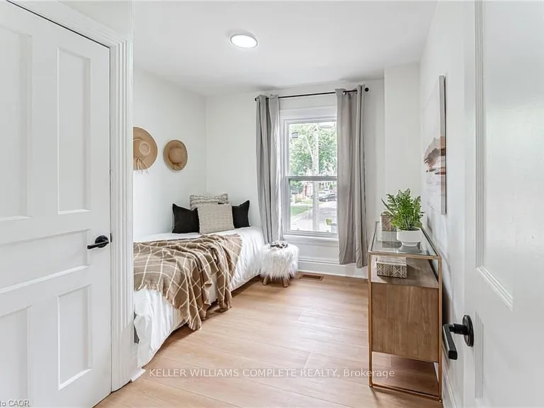 15 Barnesdale Ave N #1 — Photo 10