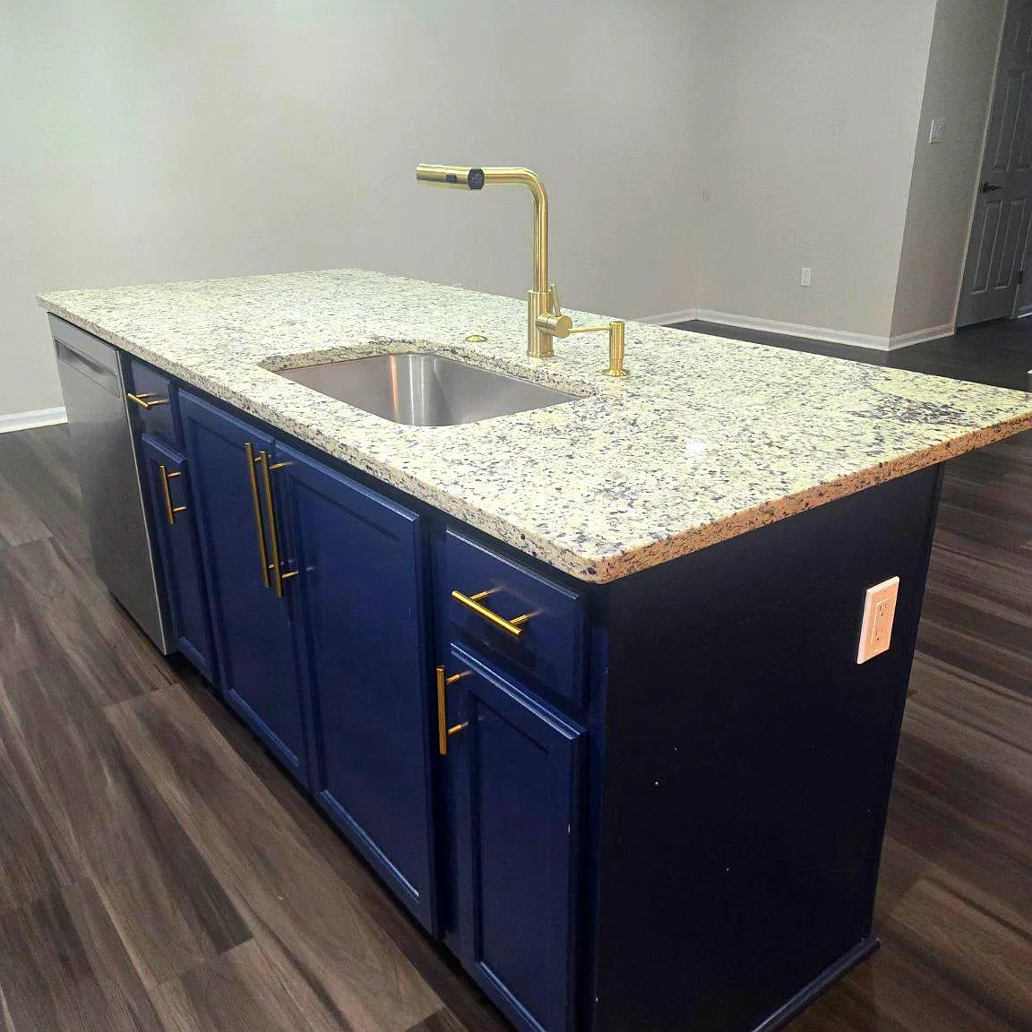 2 bed, 2.0 bath, 950 sqft, $1,900 — Photo 4