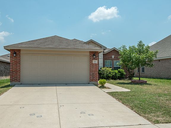 3rd image of 305 Fossil Bridge Dr