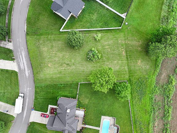2nd image of 221 Ashton Oak Way