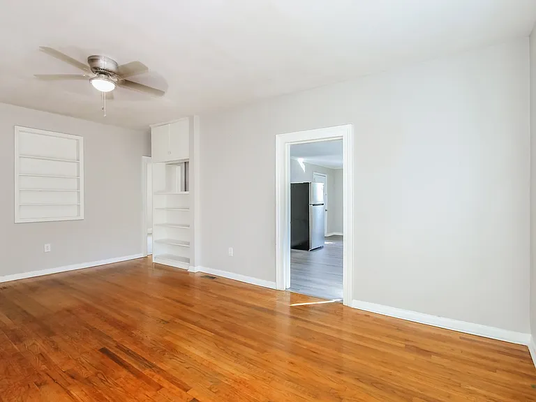 906936_019_living_room_13190438.jpg