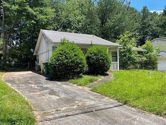 5th image of 2177 Jonathan Ave