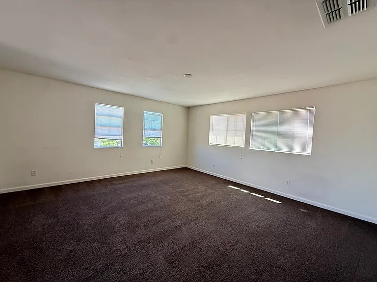 1372 Derby Ct — Photo 18