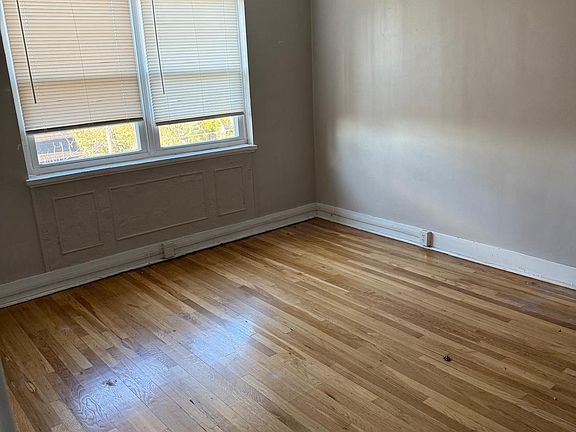 5th image of 221 Gilliland Pl